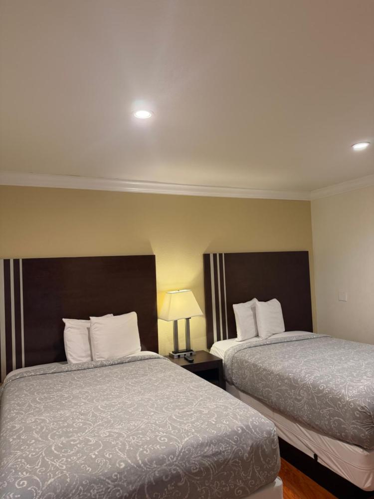 Queen Room with Two Queen Beds interior
